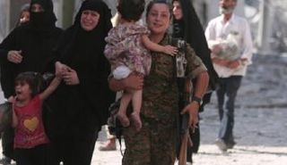 إجلاء المواطنين من منبج بعد تحريرها