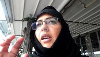 وقعت في غرامه من أول نظرة رغم تحفظ السائق