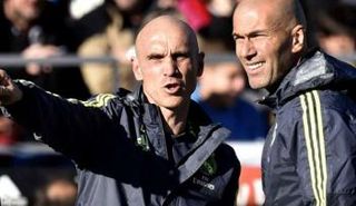 زين الدين زيدان ومساعده ديفيد بيتوني