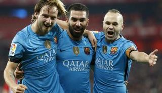 أندريس إنييستا نجم خط وسط برشلونة