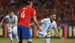 فوز مثير للأرجنتين على تشيلي