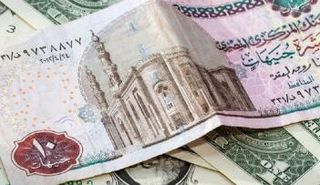 الجنيه المصري يتماسك أمام الدولار 
