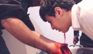 ذبح ابنه إكراماً لضيوفه