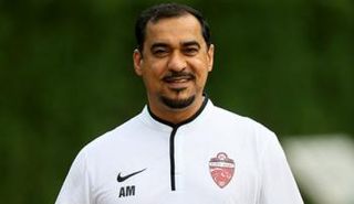 عبد المجيد حسين مشرف الفريق الأول لكرة القدم بالنادي الأهلي الإماراتي