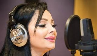 الفنانة الأردنية ديانا كرزون