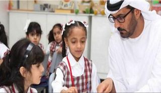 ويشترط أن تستمد القصة القصيرة أحداثها من التراث الإماراتي