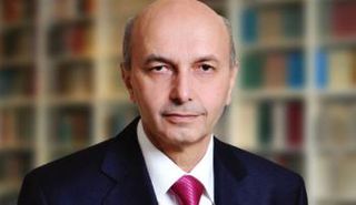 رئيس وزراء كوسوفو عيسى مصطفى 