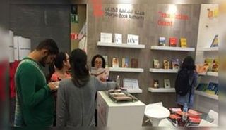 من جناح هيئة الشارقة للكتاب في معرض باريس الدولي