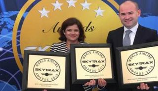 أثناء استلام الجوائز 