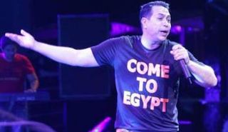 الفنان المصري حكيم يسطع في نيويورك بحفله في مهرجان بروكلين