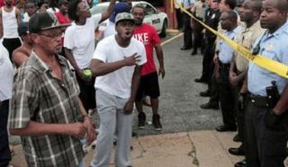 احتجاجات في أمريكا على مقتل شاب أسود أعزل برصاص الشرطة - أرشيفية