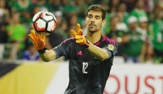داني هيرنانديز حارس مرمى المنتخب الفنزويلي