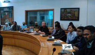 جانب من الحضور المشارك في ندوة الأدب المعاصر في الهند ومصر