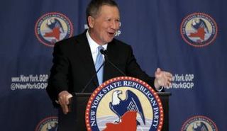 جون كاسيك خلال كلمته في نيويورك