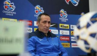 جورجوس دونيس المدير الفني للهلال