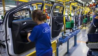 خط الإنتاج في مصنع فورد إسبانيا