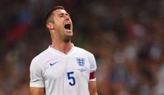 المدافع جاري كاهيل