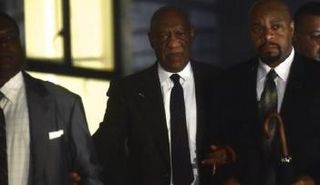 كوسبي بعد حضوره جلسة سابقة في محكمة مقاطعة مونتجموري