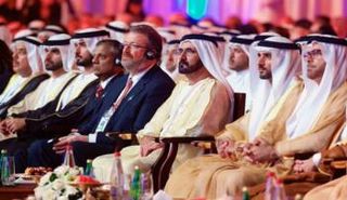 الشيخ محمد بن راشد آل مكتوم أثناء حضوره أعمال القمة