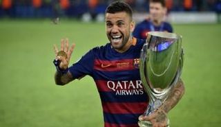 داني ألفيس لاعب برشلونة