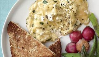 البيض.. عنصر مهم على مائدة الطعام لفوائده الجمة