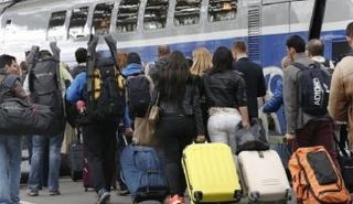 الحكومة الفرنسية تدعو لإنهاء الإضراب في قطاع السكك الحديدية