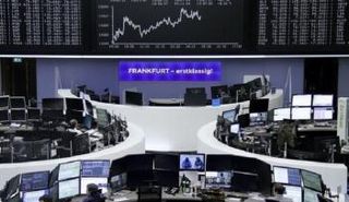 الأسهم الأوروبية تتراجع بشكل طفيف في التعاملات المبكرة