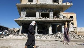 مشهد للدمار في مدينة حلب (رويترز)