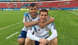 سرخيو أجويرو مهاجم مانشستر سيتي وليونيل ميسي