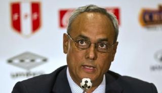 مانويل بورجا الرئيس السابق لاتحاد بيرو لكرة القدم 