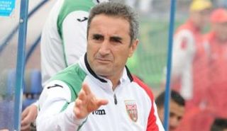 جمال مناد النجم السابق للمنتخب الجزائري