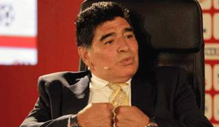 الأسطورة الأرجنتينية مارادونا 