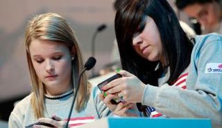 إدمان المراهقين للهاتف المحمول