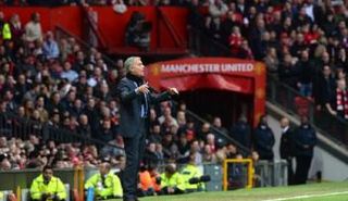 مورينيو مدرب يونايتد طالب بنسيان الثلاث سنوات الماضية