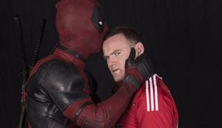 واين روني مع Deadpool