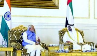 الشيخ محمد بن زايد آل نهيان مع رئيس الوزراء الهندي - أرشيفية