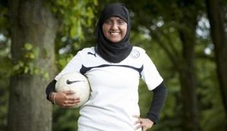 أني زيدي مدربة فريق ليستر سيتي للناشئات