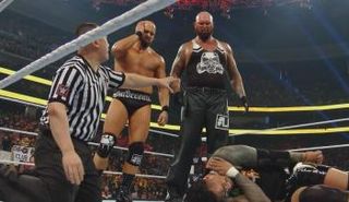 نزال فريق ذا أوسوس وفريق كارل أندرسون ولوك جالوز