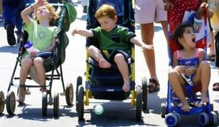 50 طفلا في أمريكا وحدها يدخلون الطوارئ بسبب العربات