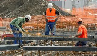قطاع البناء البريطاني يواجه شبح الركود