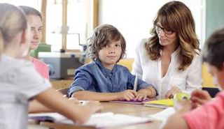 عود طفلك على تعلم العادات الدراسية الصحيحة