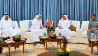 سيف بن زايد خلال  لقائه الوزير البحريني