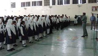 جانب من المحاضرات التي تقيمها إدارة الشرطة المجتمعية