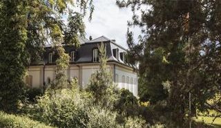 الفيلا التي كتبت عنها الصحيفة السويسرية