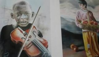 لوحات فنية تقدم تاريخا من آلام الشعب الفلسطيني وآماله