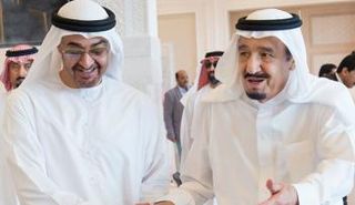 خادم الحرمين الشريفين يستقبل الشيخ محمد بن زايد في طنجة