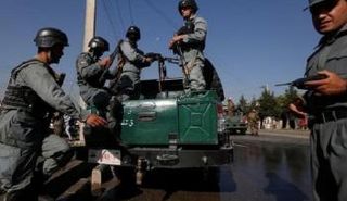 رجال شرطة أفغان في كابول - رويترز