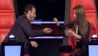 هل أحرجت نانسي كاظم في اختياره؟