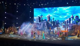 من اللوحات الفنية الراقصة في الفارس