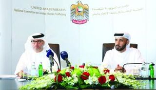 صورة أرشيفية، الدكتور أنور قرقاش والدكتور سعيد الغفلي